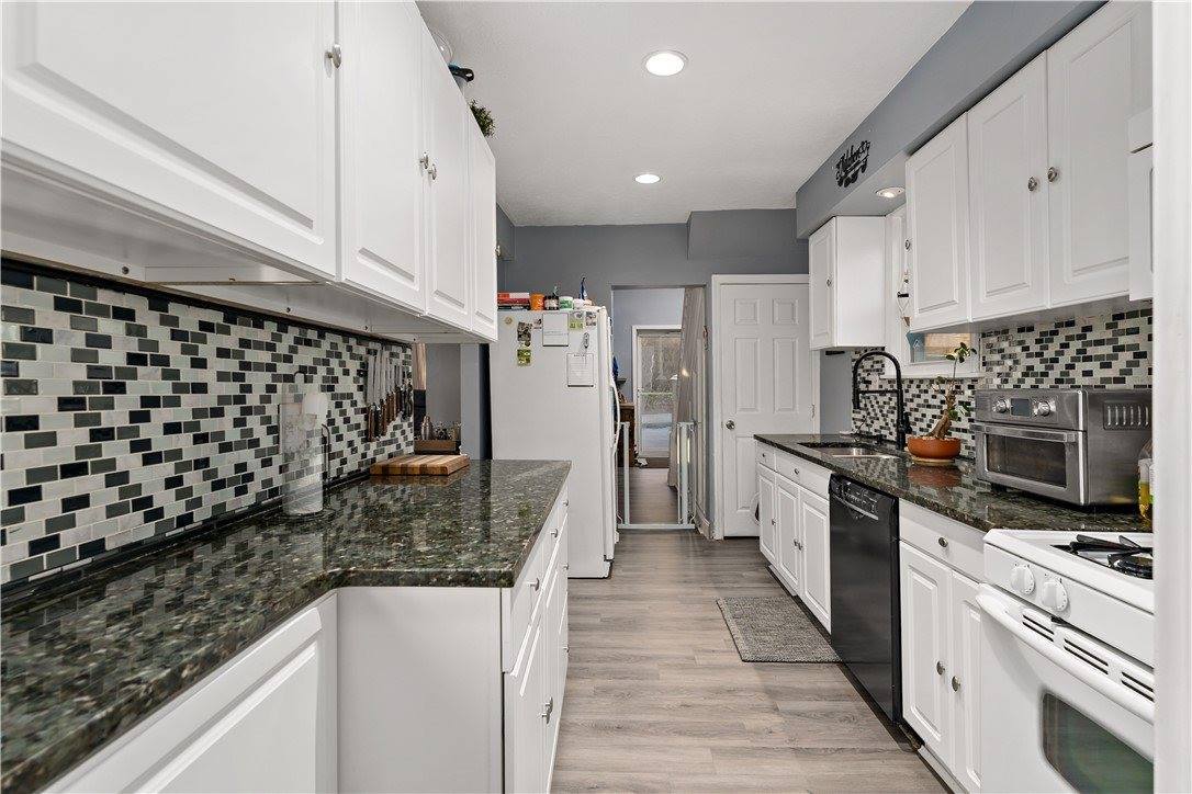 2426 Diehl Ave, Carrick, PA 15210