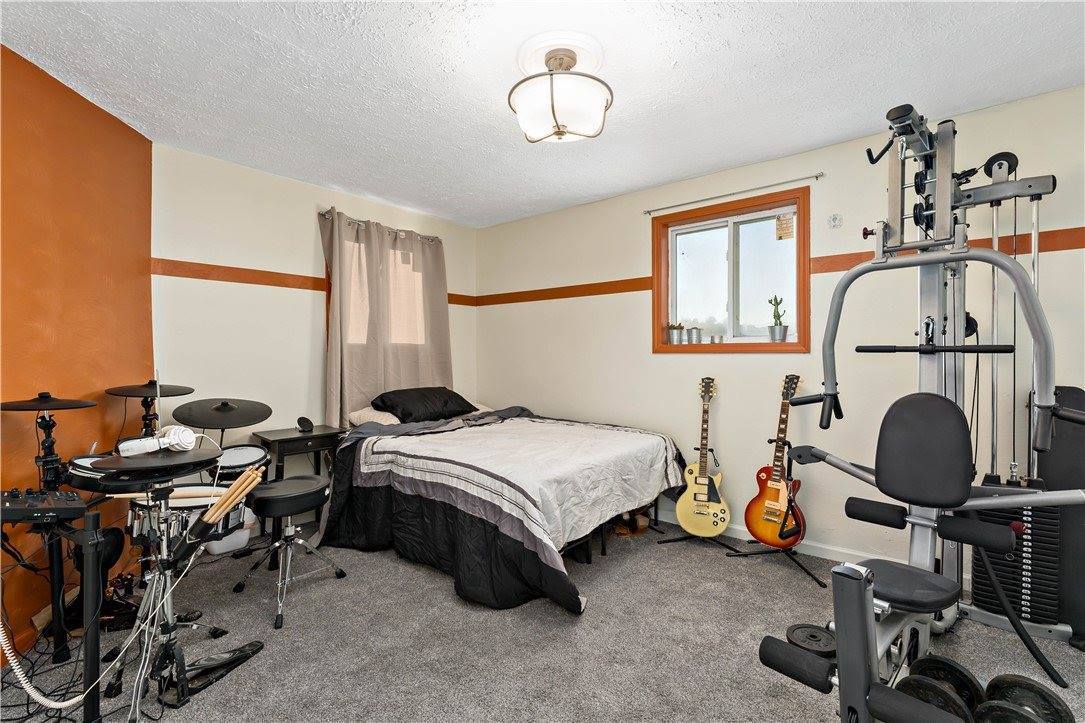 2426 Diehl Ave, Carrick, PA 15210