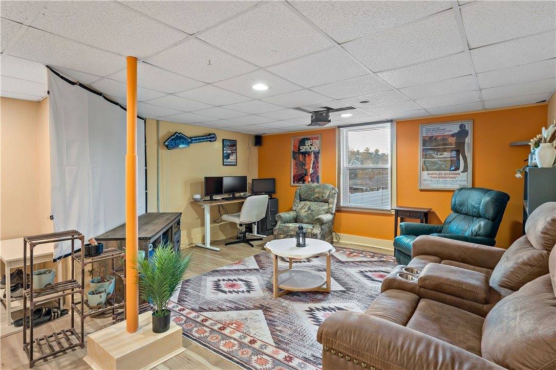 2426 Diehl Ave, Carrick, PA 15210