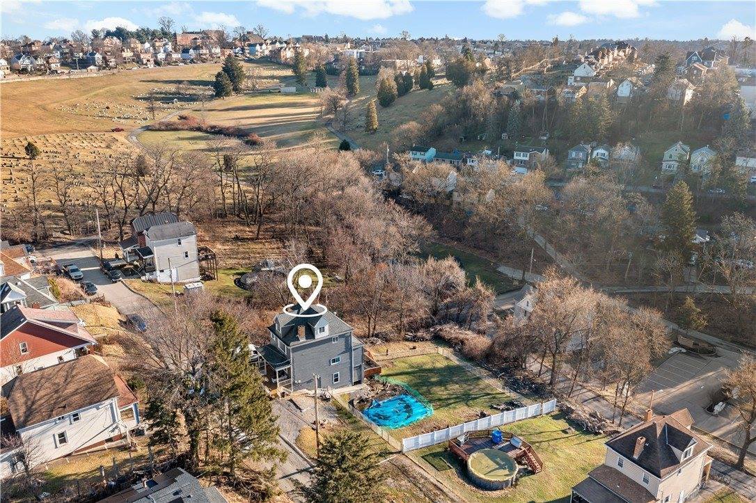 2426 Diehl Ave, Carrick, PA 15210