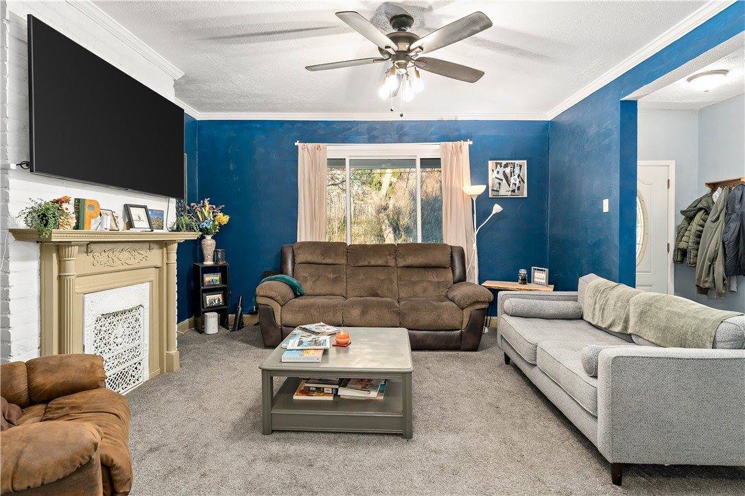 2426 Diehl Ave, Carrick, PA 15210