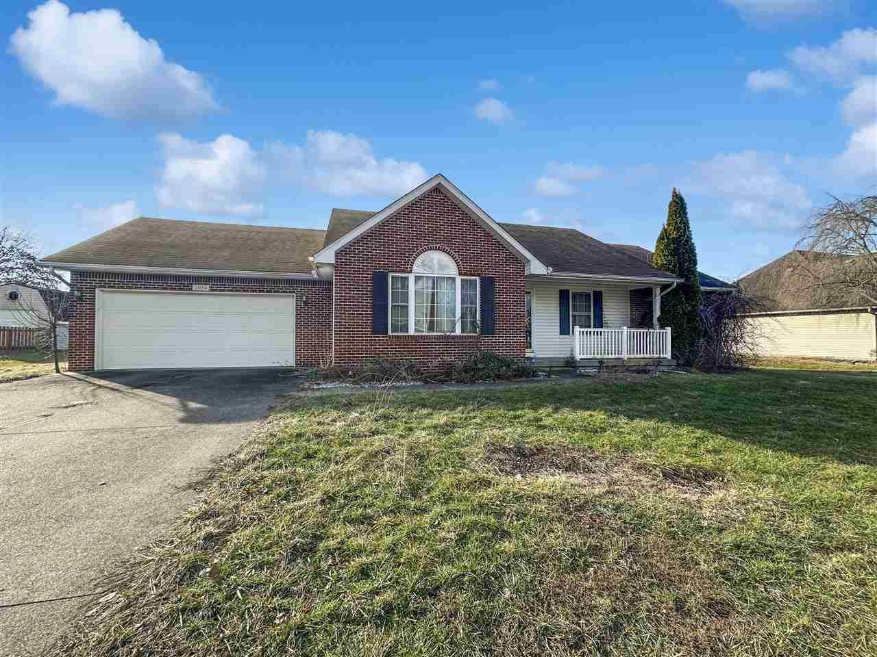 2058 Oakridge Parkway N, Terre Haute, IN 47802