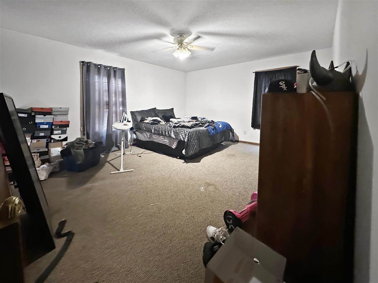 2058 Oakridge Parkway N, Terre Haute, IN 47802