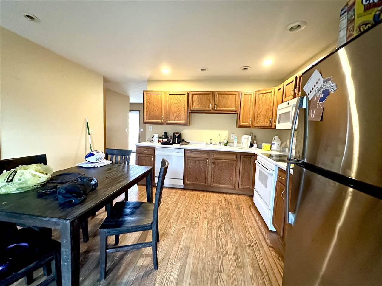 2058 Oakridge Parkway N, Terre Haute, IN 47802