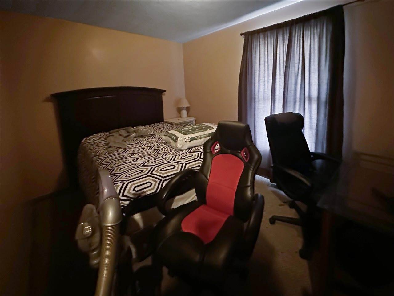 2058 Oakridge Parkway N, Terre Haute, IN 47802