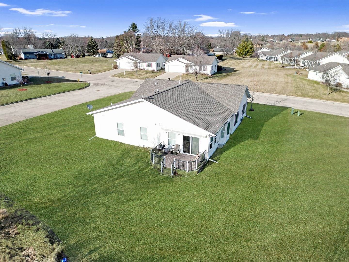 810 South Canterbury Drive, Freeport, IL 61032