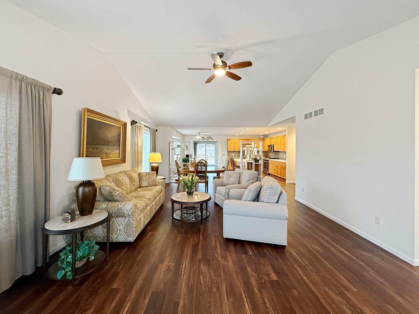 810 South Canterbury Drive, Freeport, IL 61032