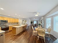 810 South Canterbury Drive, Freeport, IL 61032