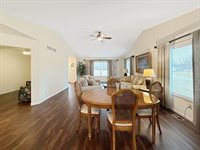 810 South Canterbury Drive, Freeport, IL 61032