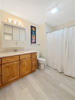 810 South Canterbury Drive, Freeport, IL 61032