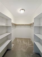 810 South Canterbury Drive, Freeport, IL 61032