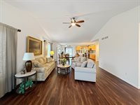 810 South Canterbury Drive, Freeport, IL 61032