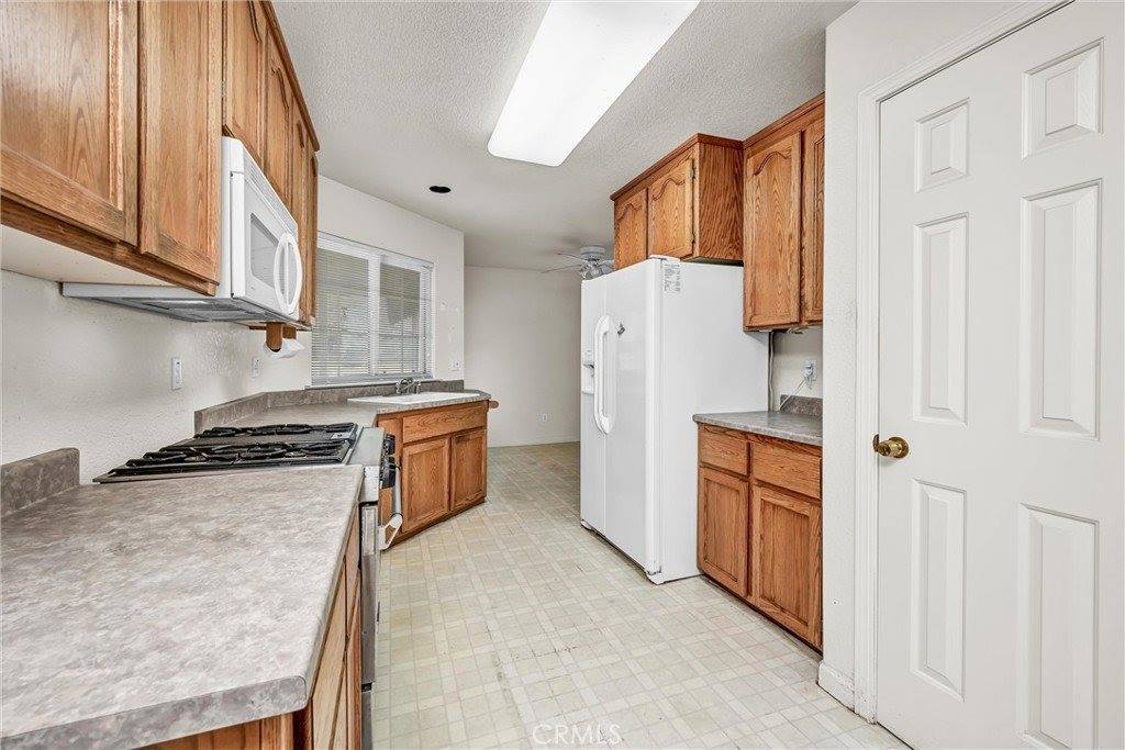 19261 Mountain Meadow North, Hidden Valley Lake, CA 95467