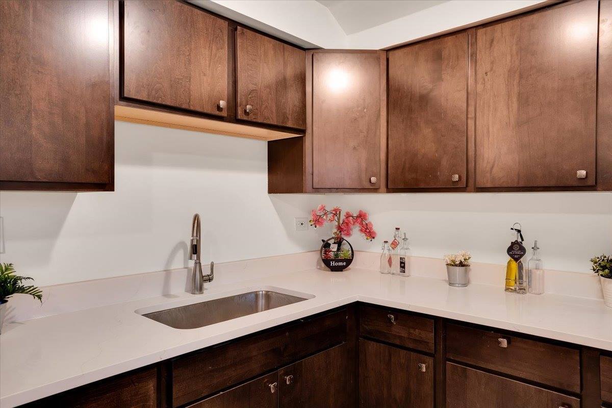 8016 South Emerald Avenue, Chicago, IL 60620