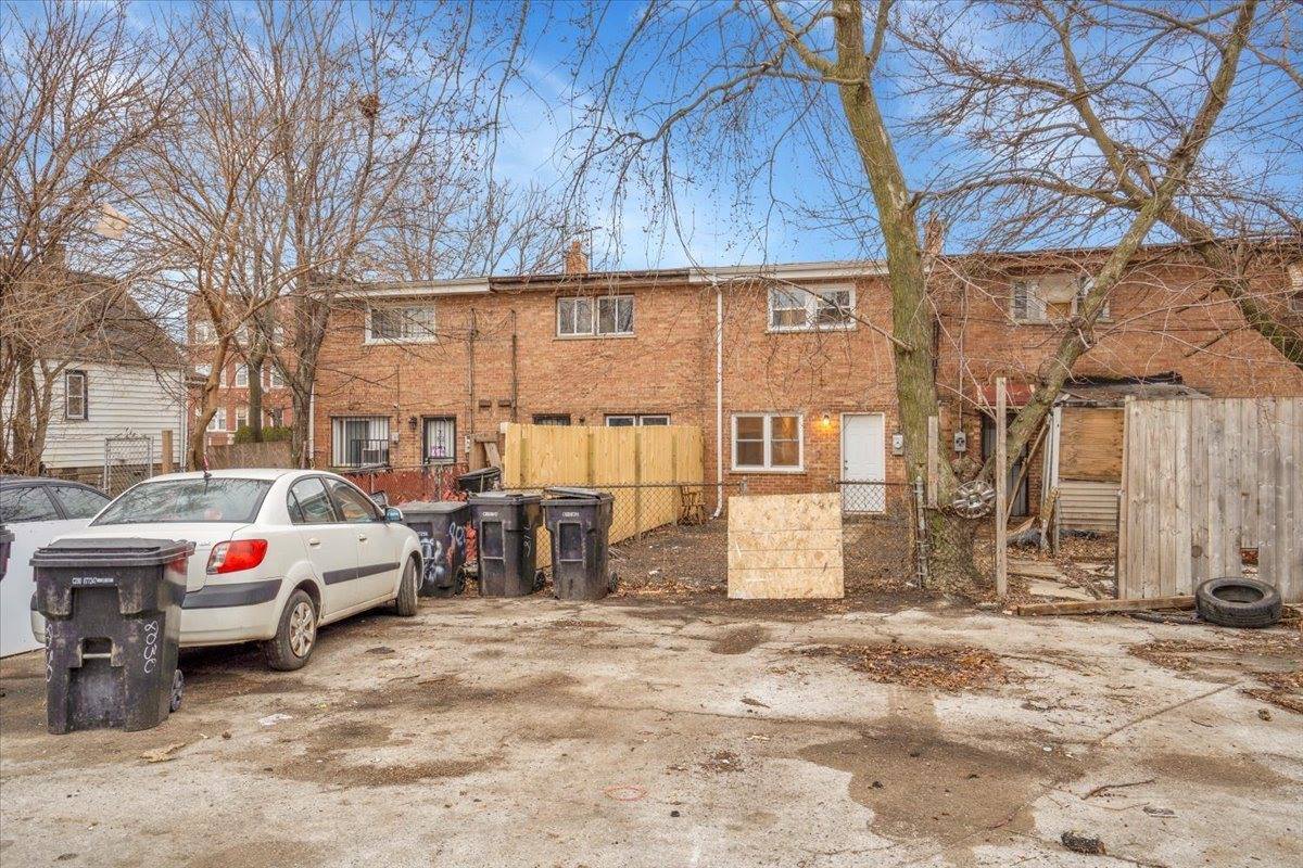 8016 South Emerald Avenue, Chicago, IL 60620