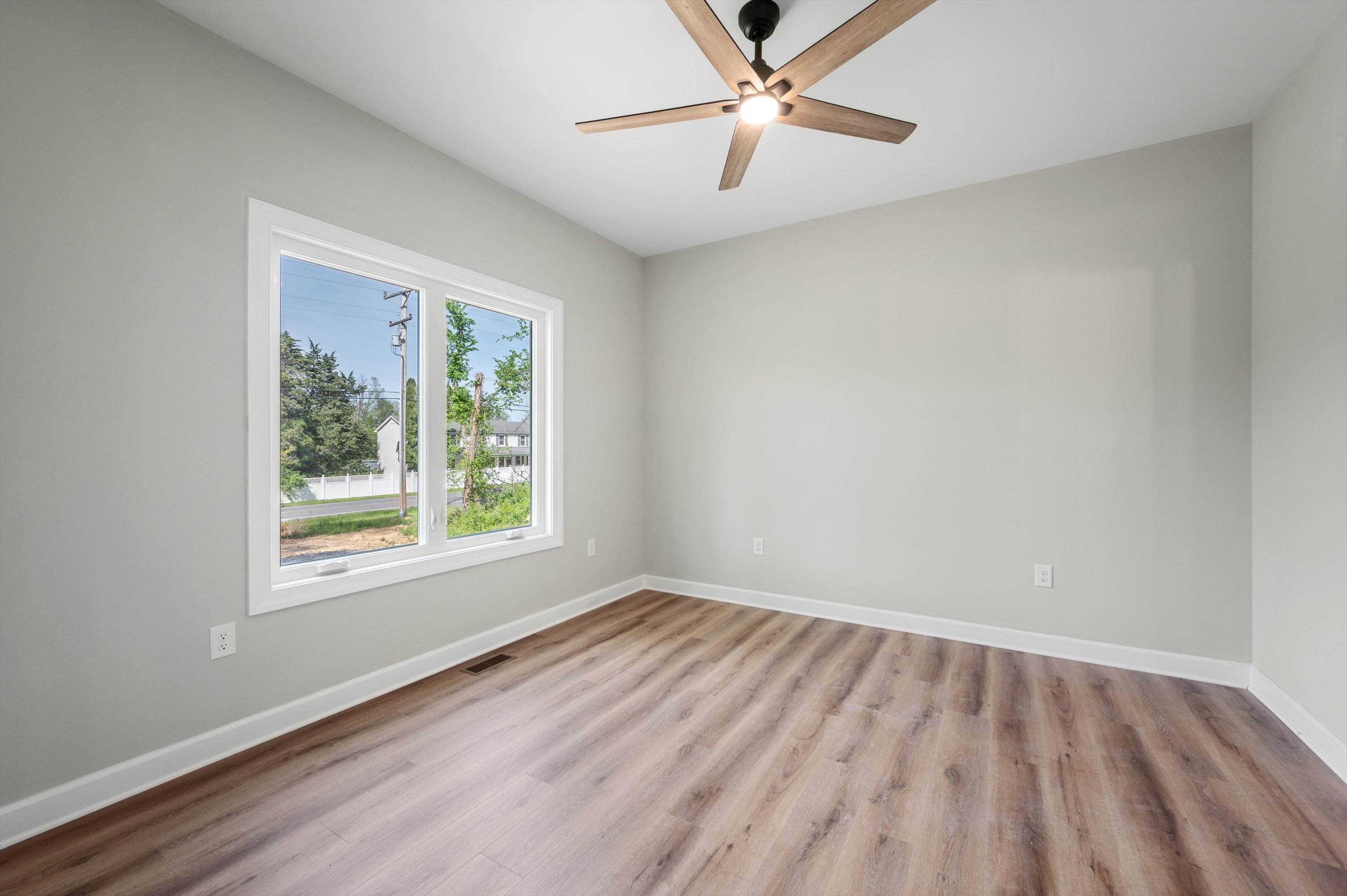 5681 Strasburg Road, Strasburg, VA 22657