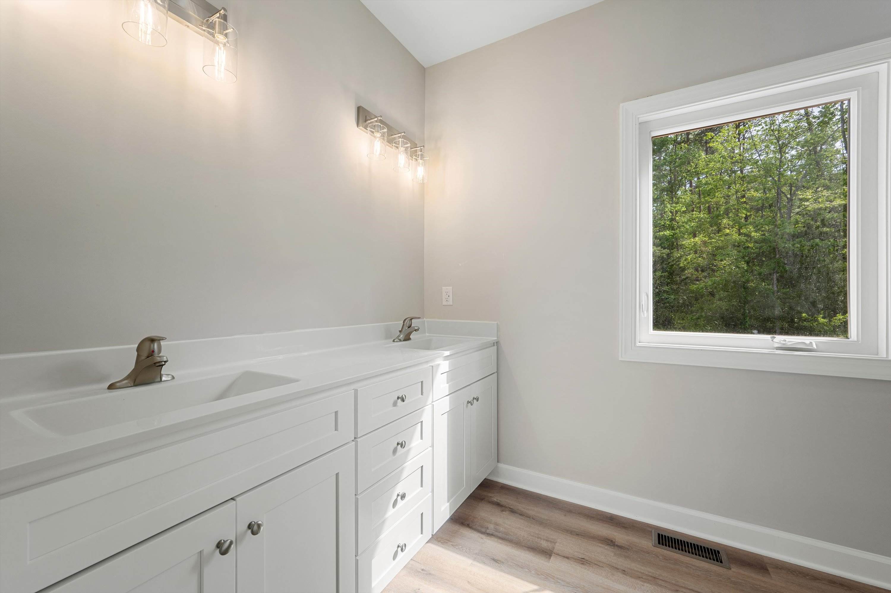 5681 Strasburg Road, Strasburg, VA 22657