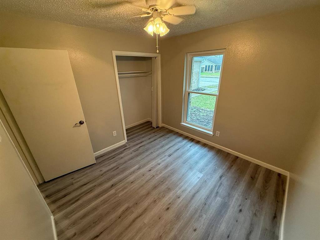 3019 Pilgrims Point, Pearland, TX 77581