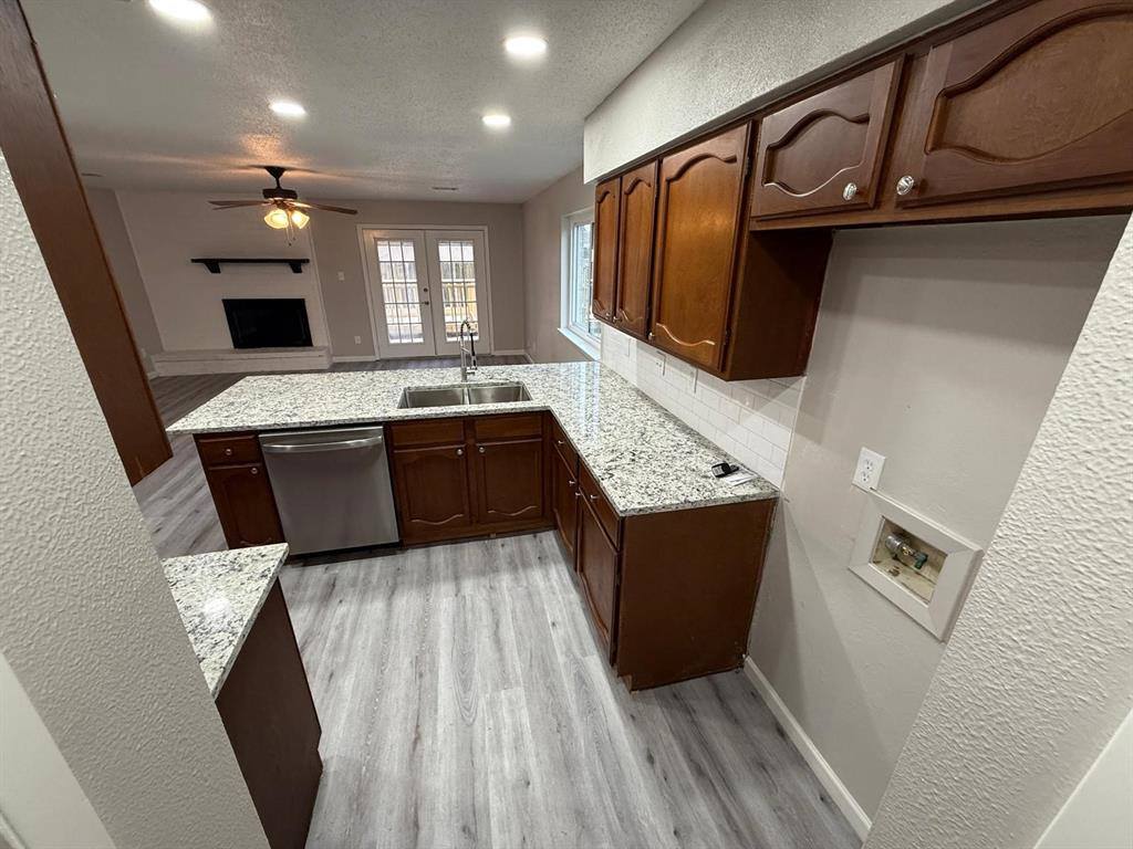 3019 Pilgrims Point, Pearland, TX 77581