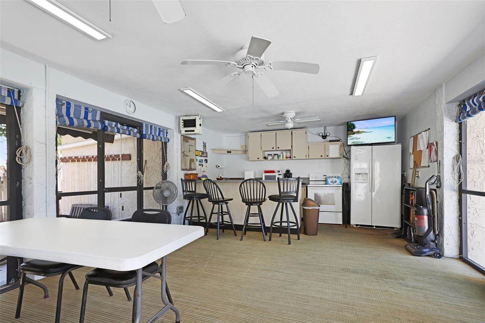 2750 East Bay Drive, #2D, Largo, FL 33771