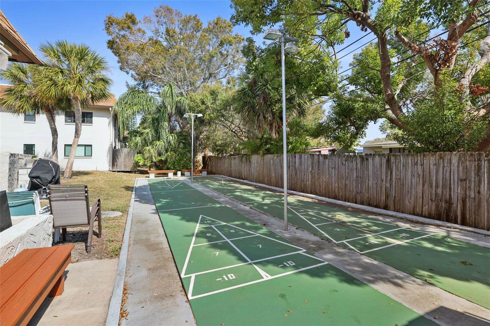 2750 East Bay Drive, #2D, Largo, FL 33771