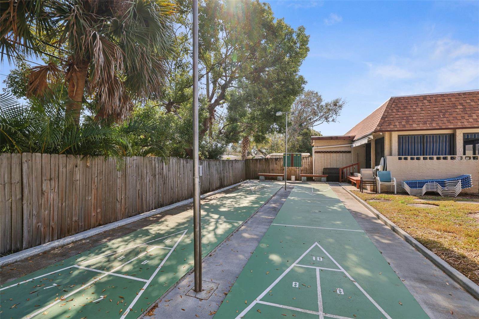 2750 East Bay Drive, #2D, Largo, FL 33771