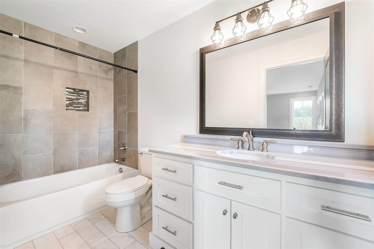 381 Mt Everest Way, Bowling Green, KY 42104