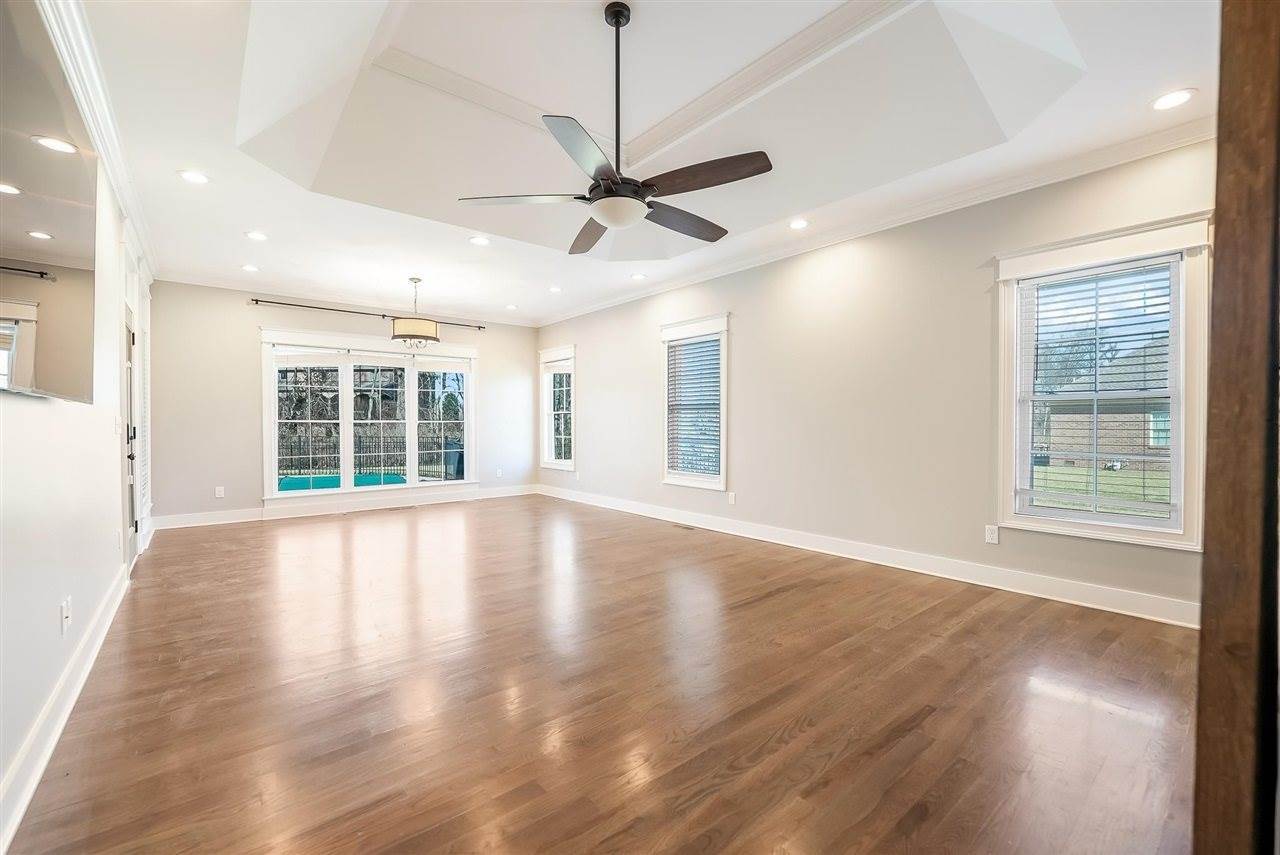 381 Mt Everest Way, Bowling Green, KY 42104