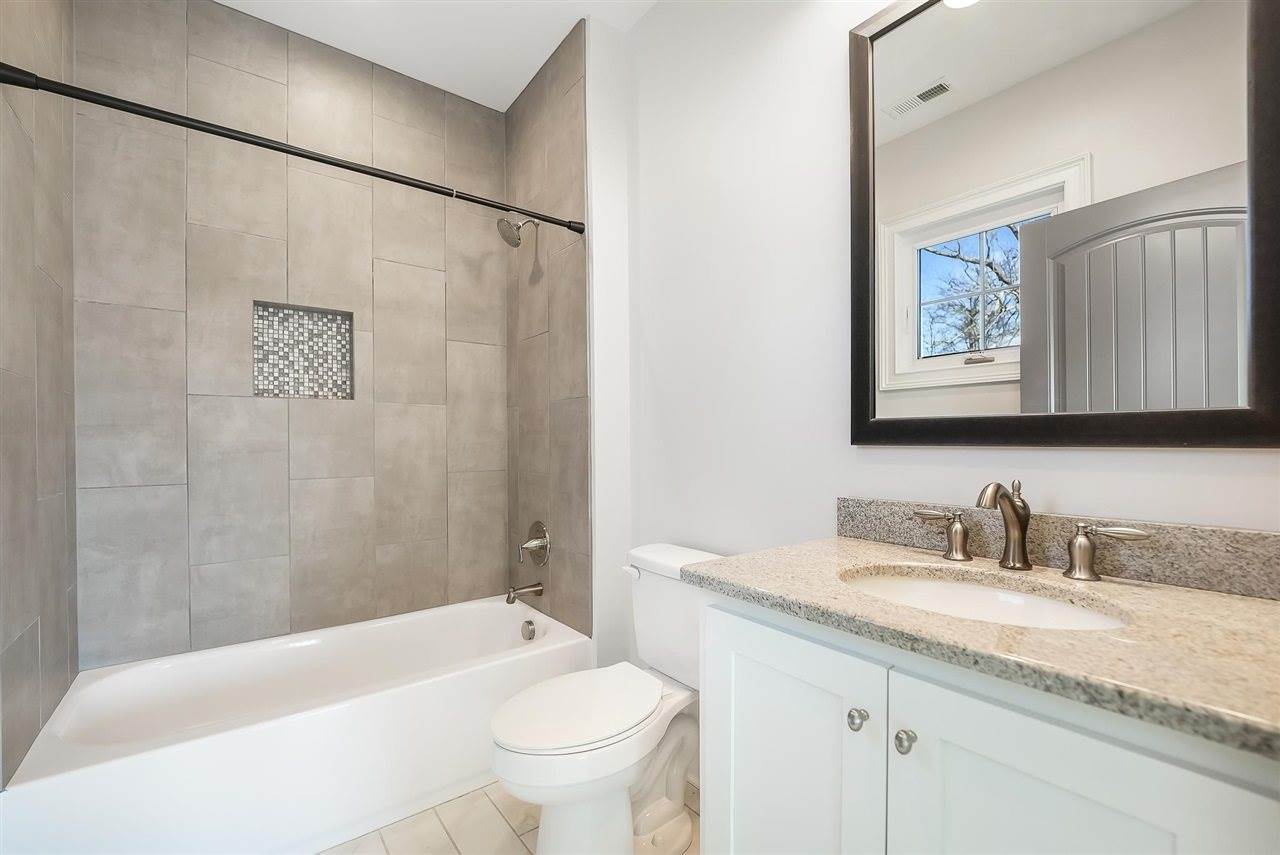 381 Mt Everest Way, Bowling Green, KY 42104