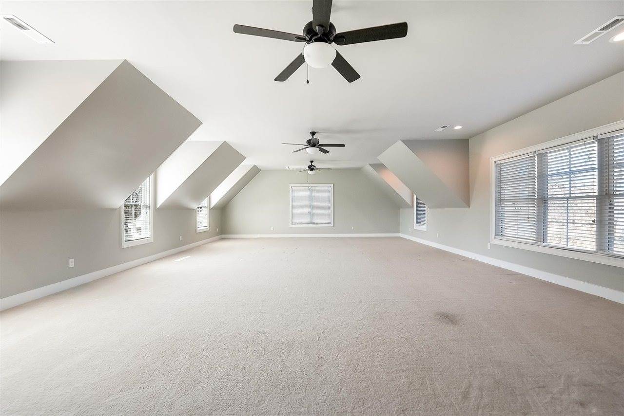 381 Mt Everest Way, Bowling Green, KY 42104