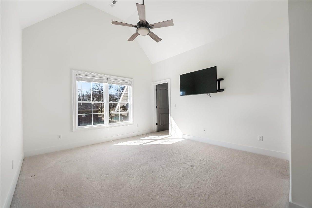 381 Mt Everest Way, Bowling Green, KY 42104