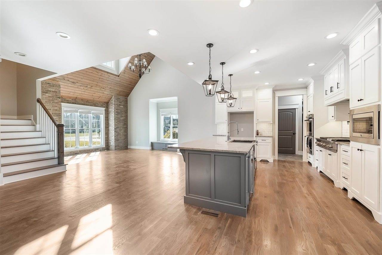 381 Mt Everest Way, Bowling Green, KY 42104