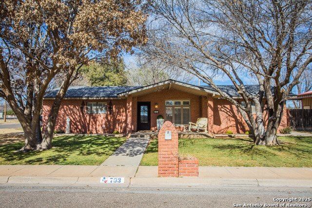 703 E Fir St, Denver City, TX 79323