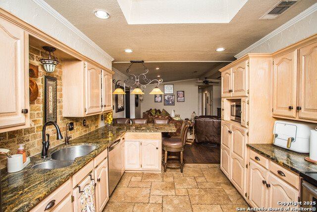 703 E Fir St, Denver City, TX 79323