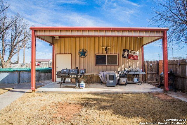 703 E Fir St, Denver City, TX 79323