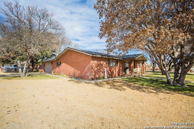703 E Fir St, Denver City, TX 79323