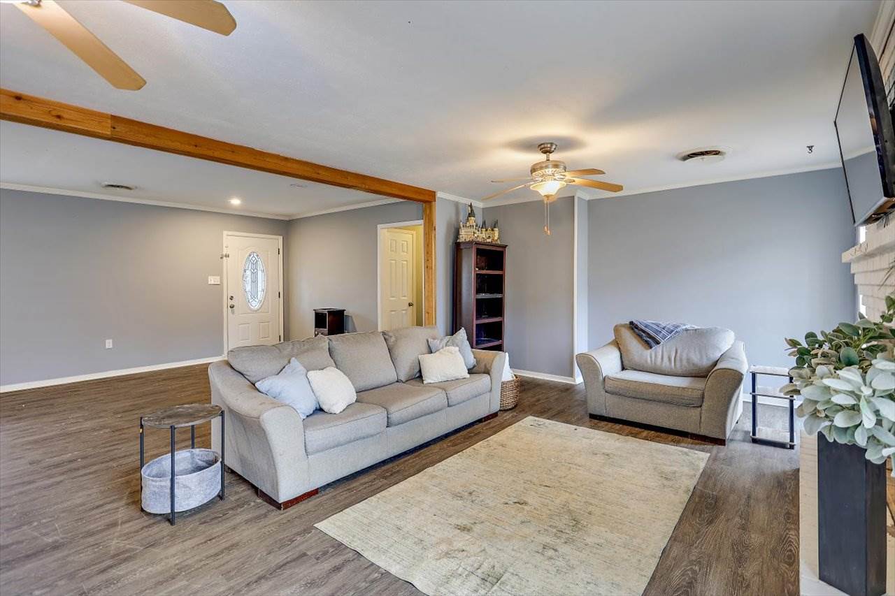 1207 Manchester Dr, Clinton, MS 39056