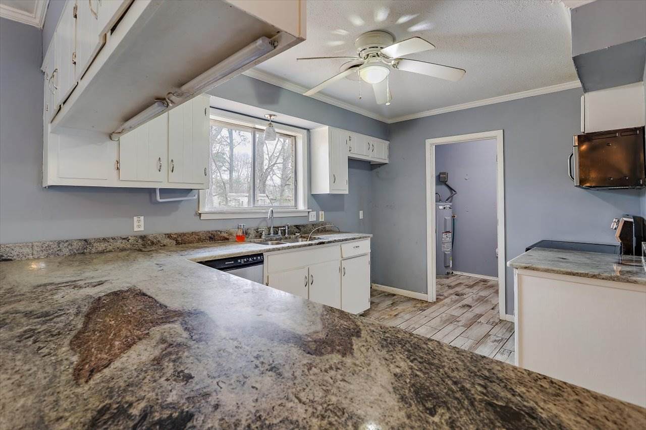 1207 Manchester Dr, Clinton, MS 39056