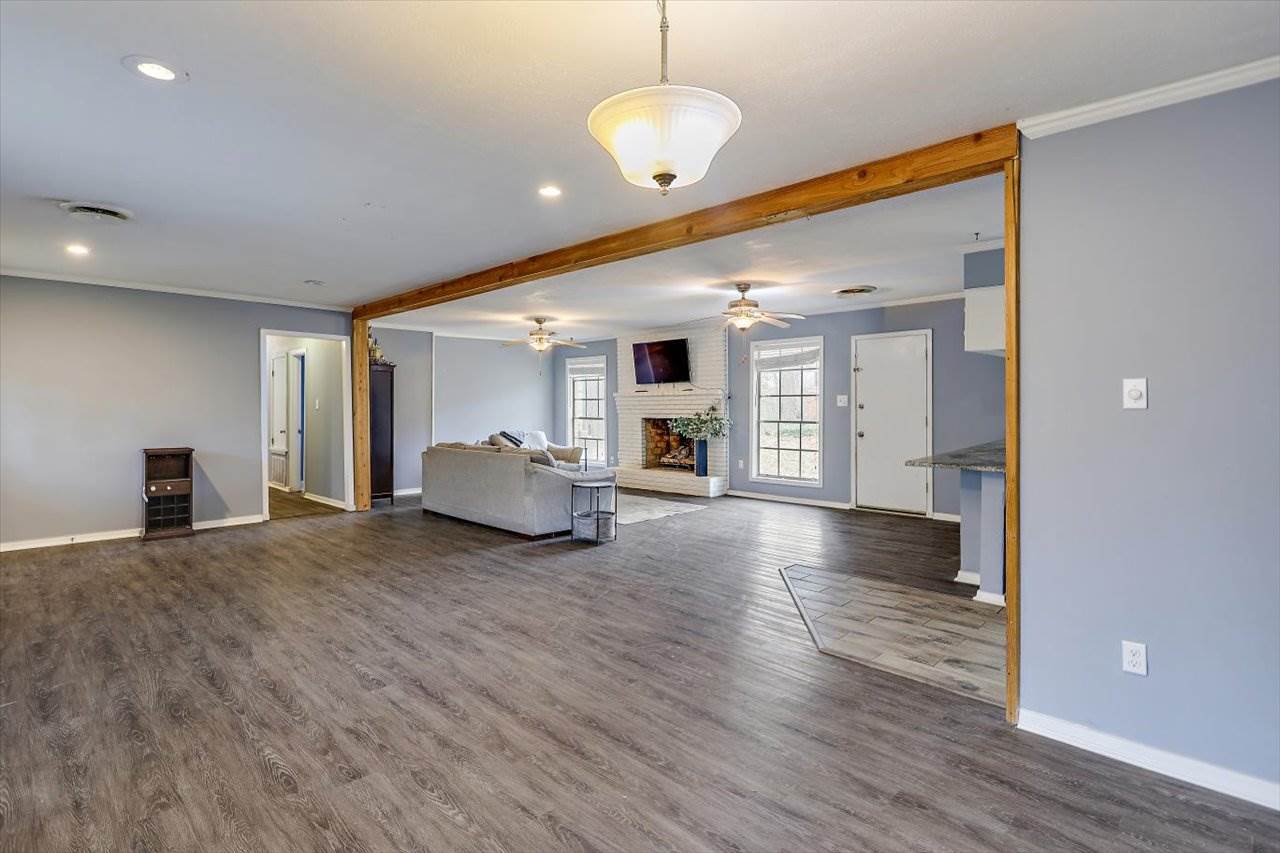 1207 Manchester Dr, Clinton, MS 39056