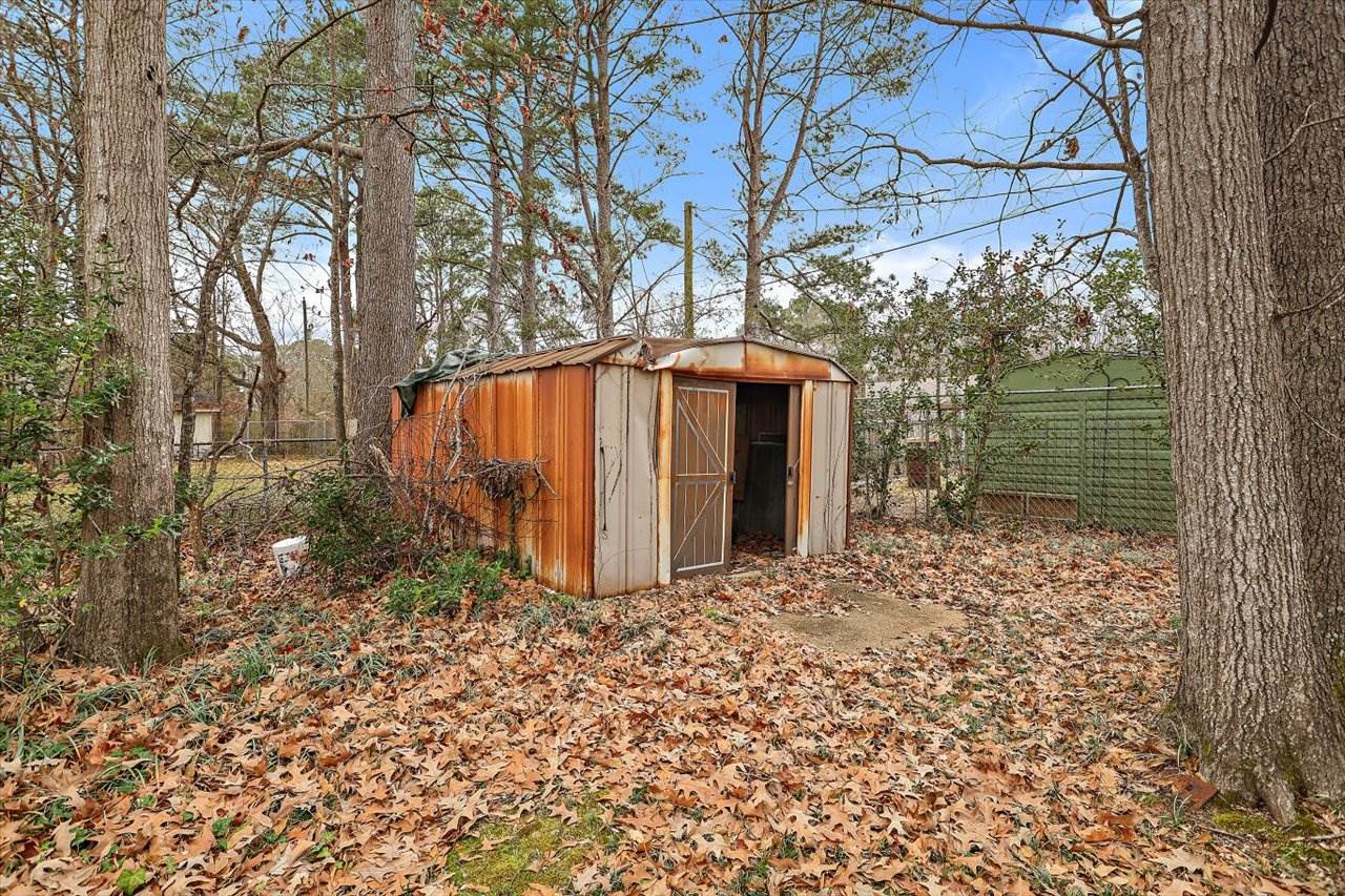 1207 Manchester Dr, Clinton, MS 39056