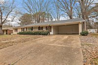 1207 Manchester Dr, Clinton, MS 39056