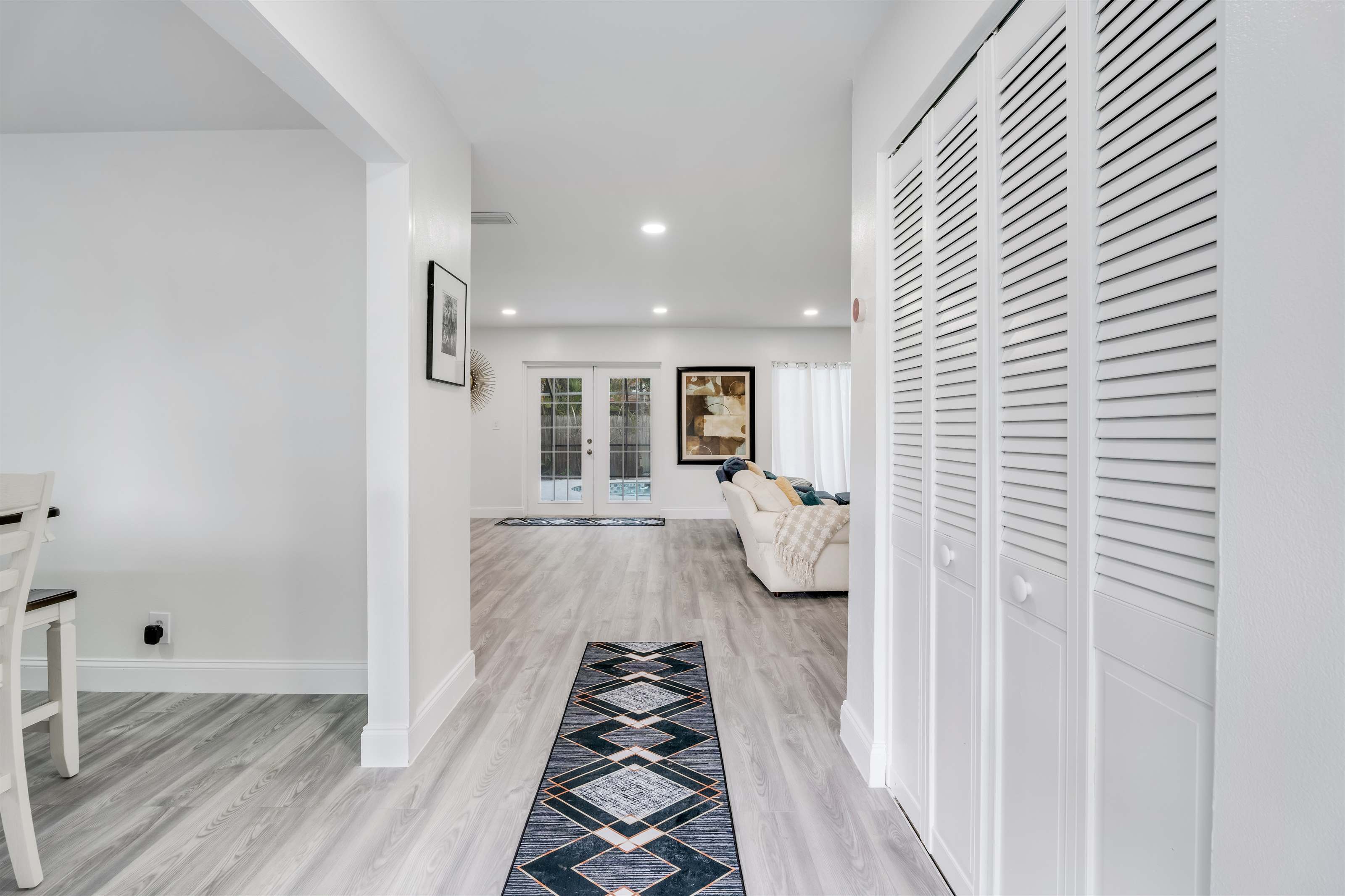 10445 SW 52nd ST, Cooper City, FL 33328