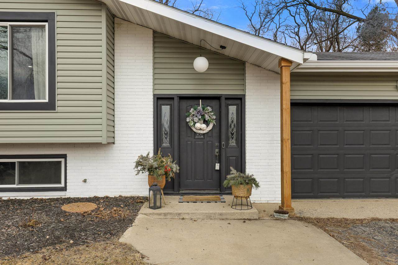 W8372 Crawford ROAD, Portage, WI 53901