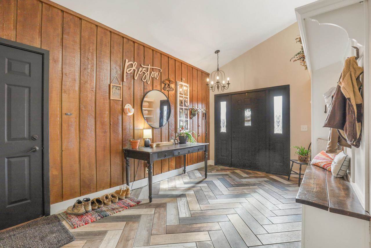 W8372 Crawford ROAD, Portage, WI 53901