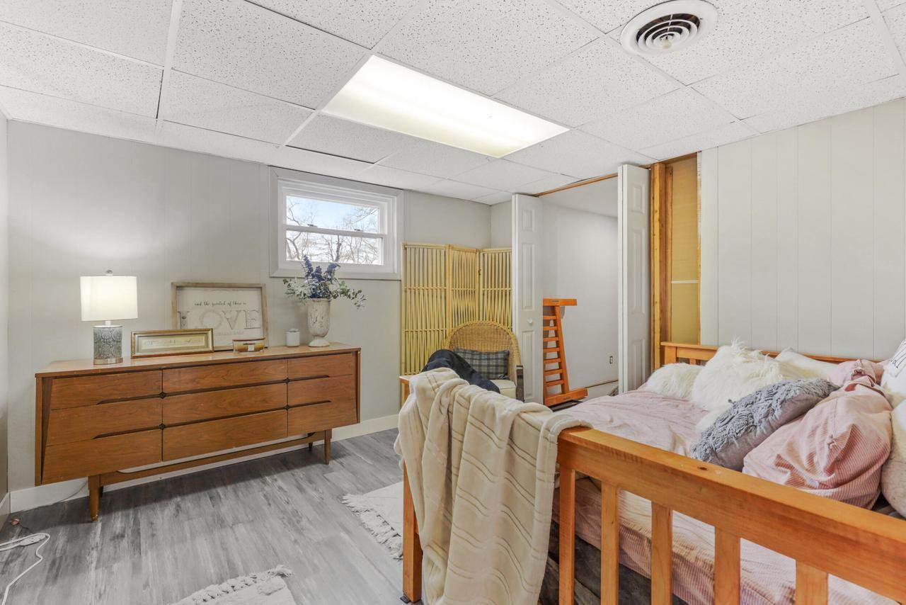 W8372 Crawford ROAD, Portage, WI 53901