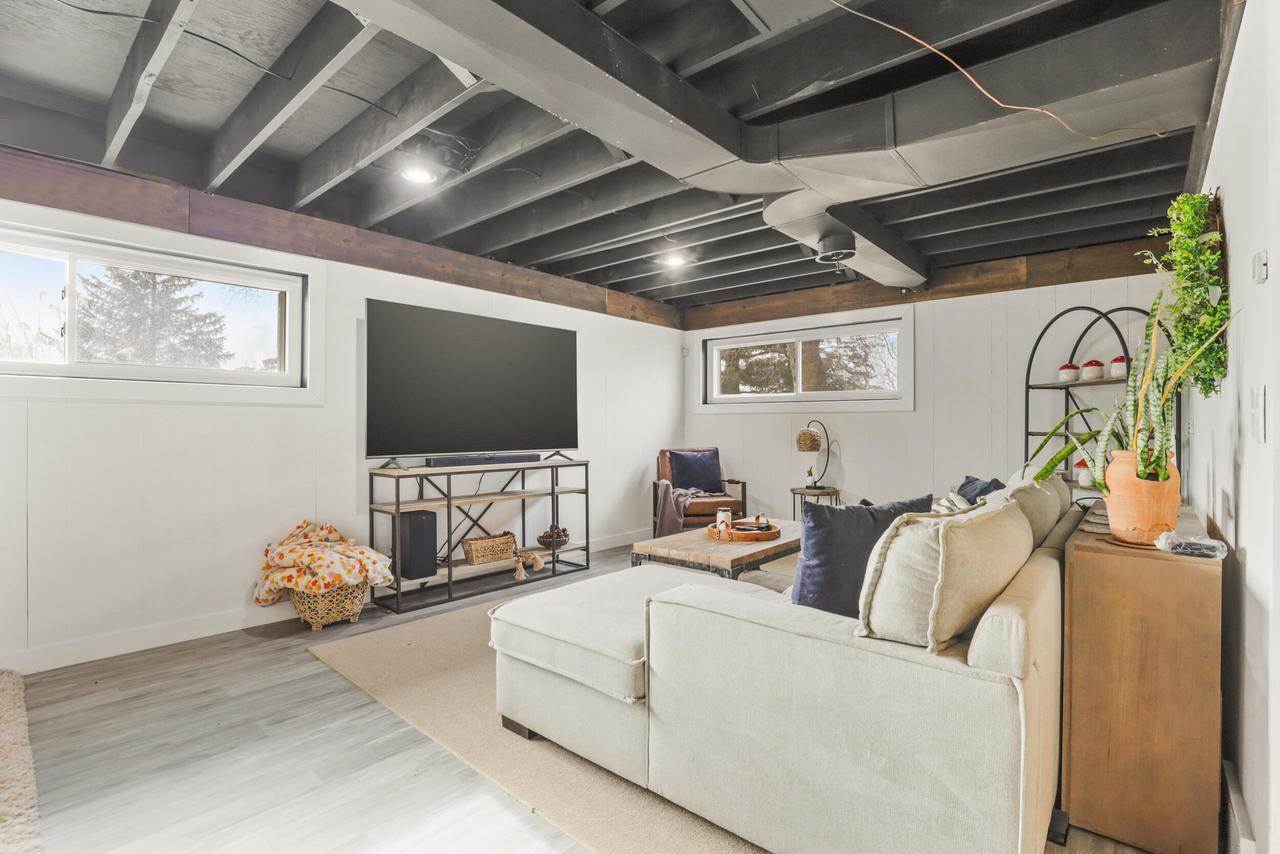 W8372 Crawford ROAD, Portage, WI 53901