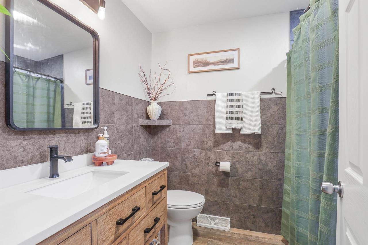 W8372 Crawford ROAD, Portage, WI 53901