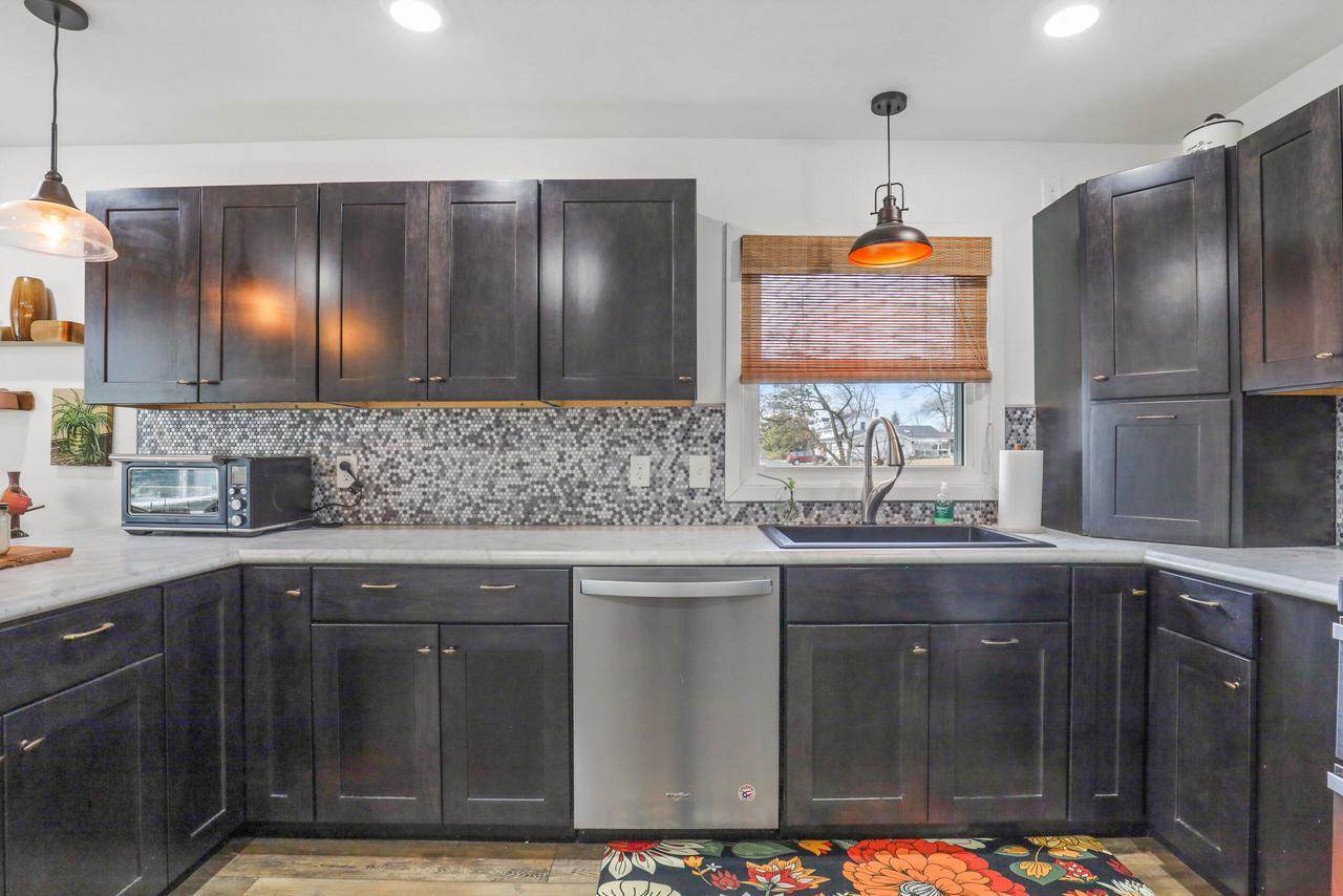 W8372 Crawford ROAD, Portage, WI 53901