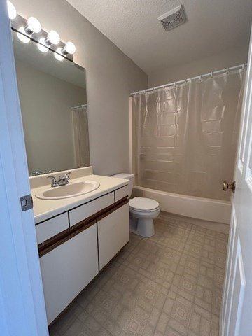 9 Waters Edge, Ludlow, MA 01056