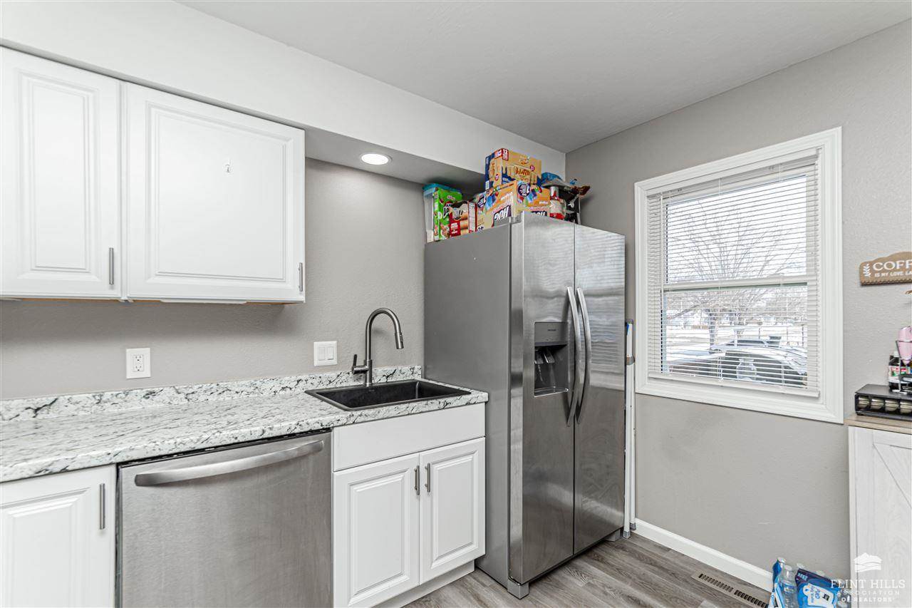 1314 Manley Circle, Junction City, KS 66441